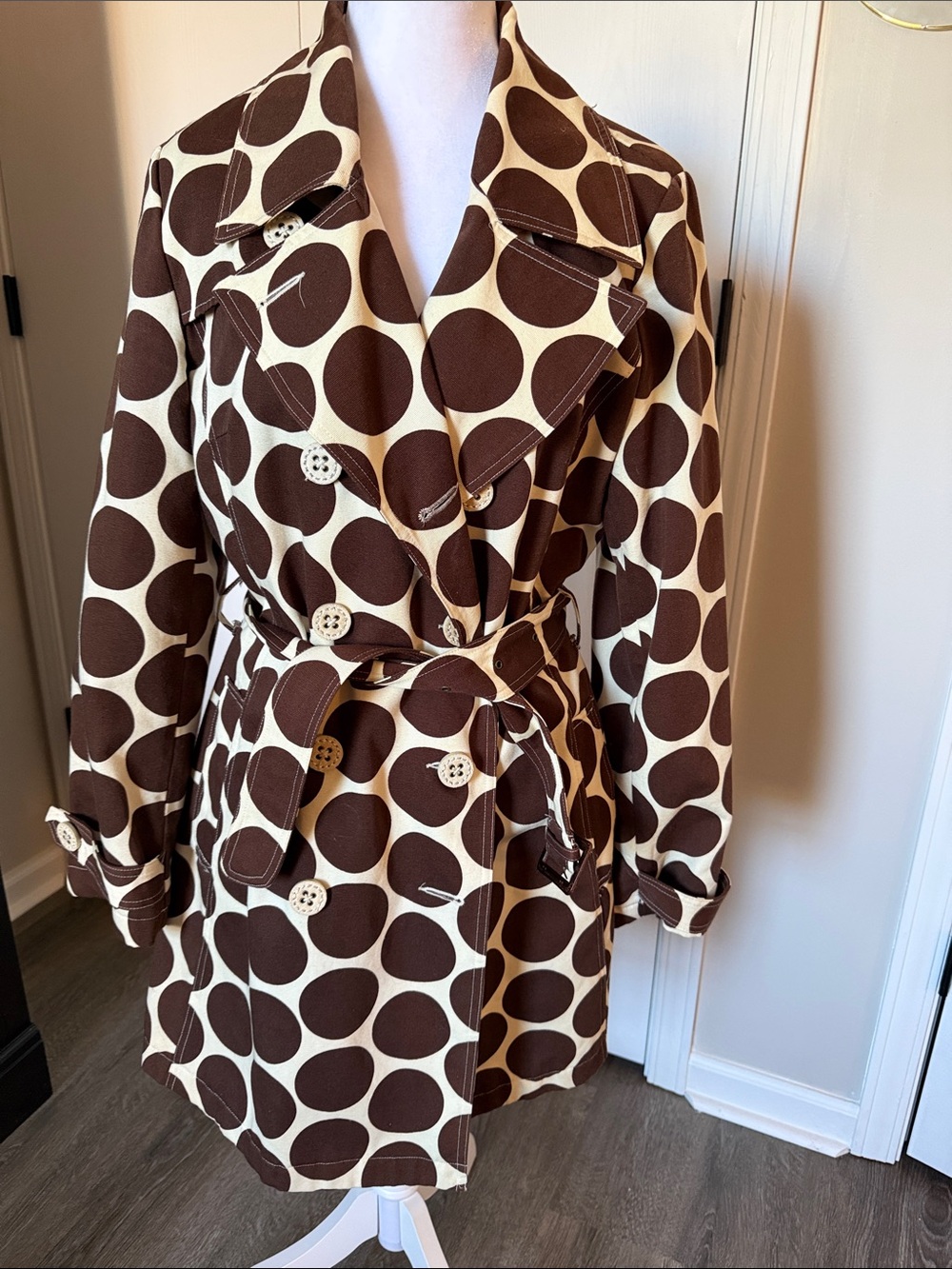 Merona sz XL Trench Coat - Brown & Cream polka dots. Like new